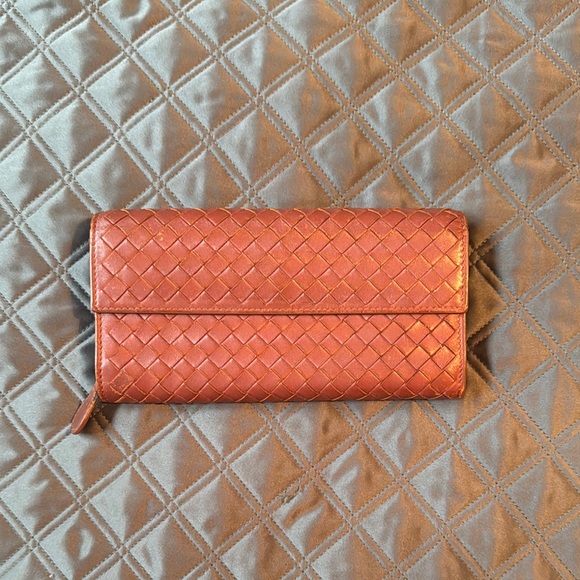 Bottega Veneta Handbags - Bottega Veneta Brown Woven Clutch w COA